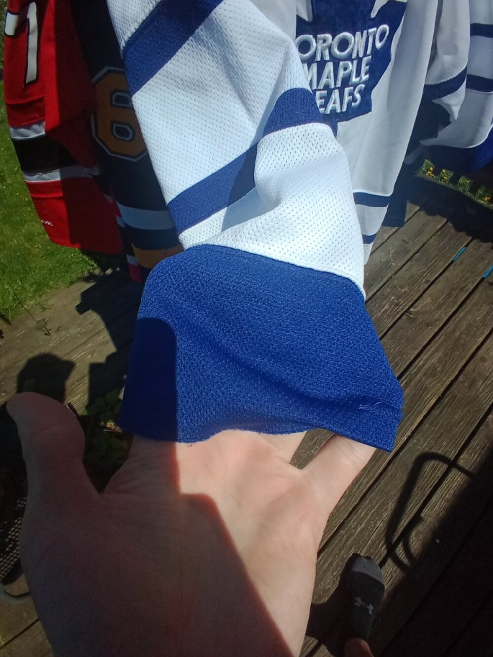 Toronto Maple Leafs Pro Player NHL hockey jersey - Picture 6 of 12
